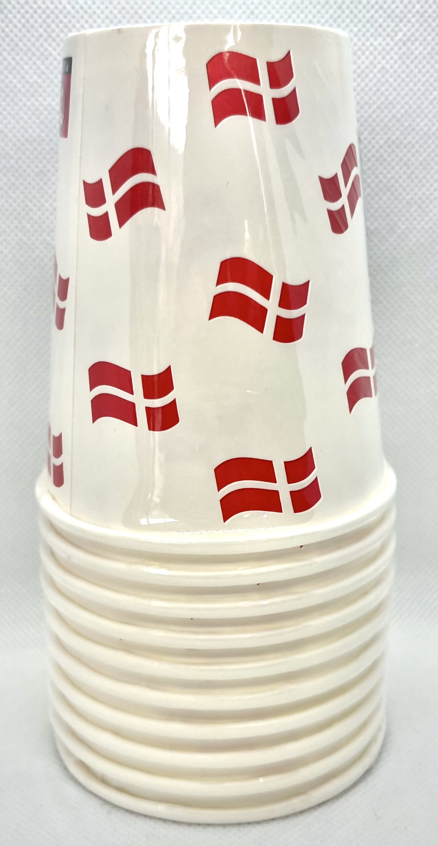 10 Paper cups with flags 25cl